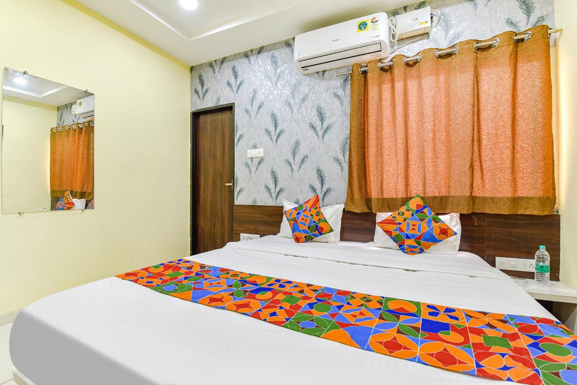 Fabexpress A2 And Restro Hotell Indore Exteriör bild